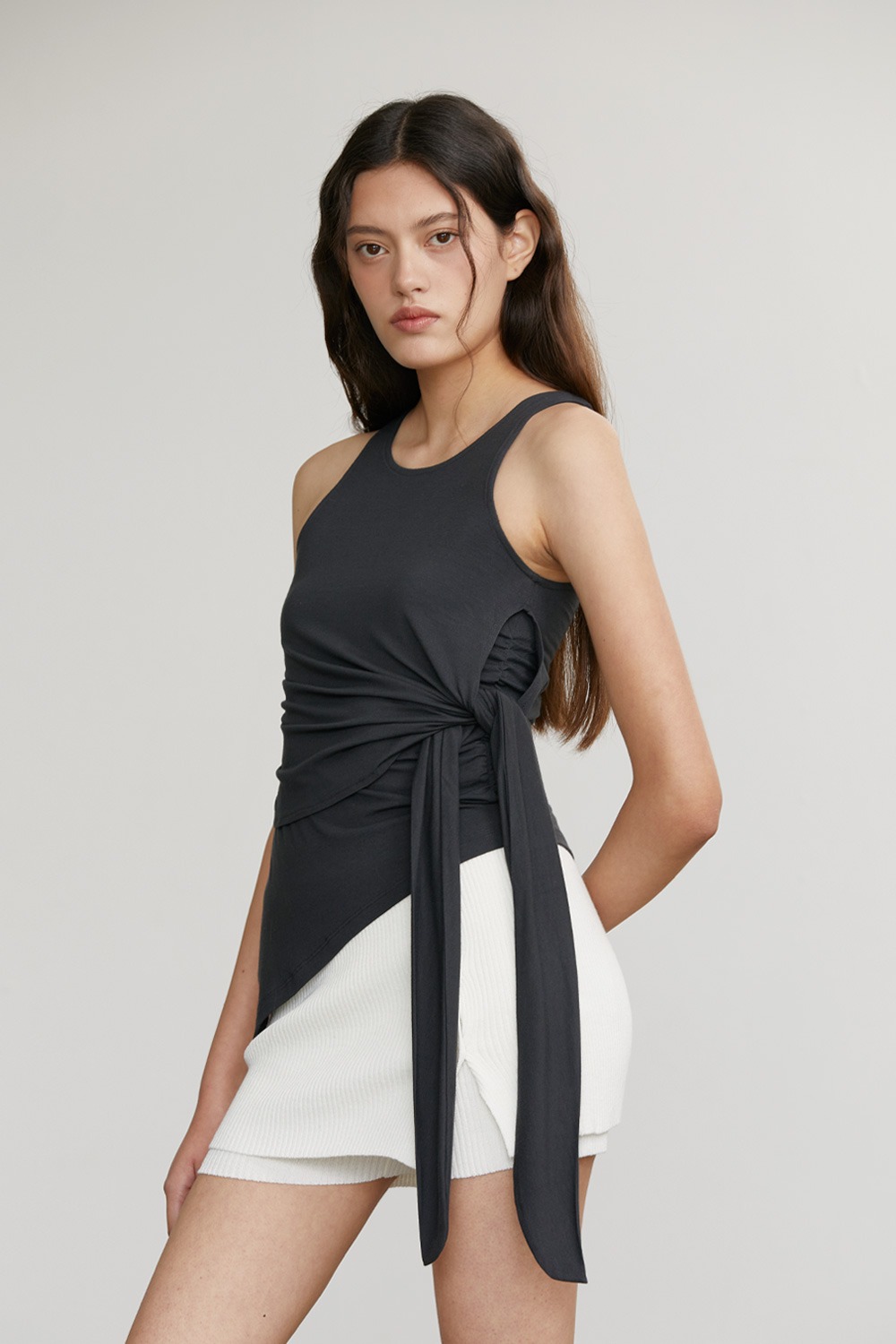 KNOTTED SLEEVELESS TOP (CHARCOAL)